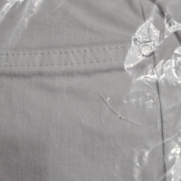 Ruby Rd. Women's Jeans Pant Plus Size 22W Fits 3X/XXXL White Pull-on Capri New - Picture 4 of 6